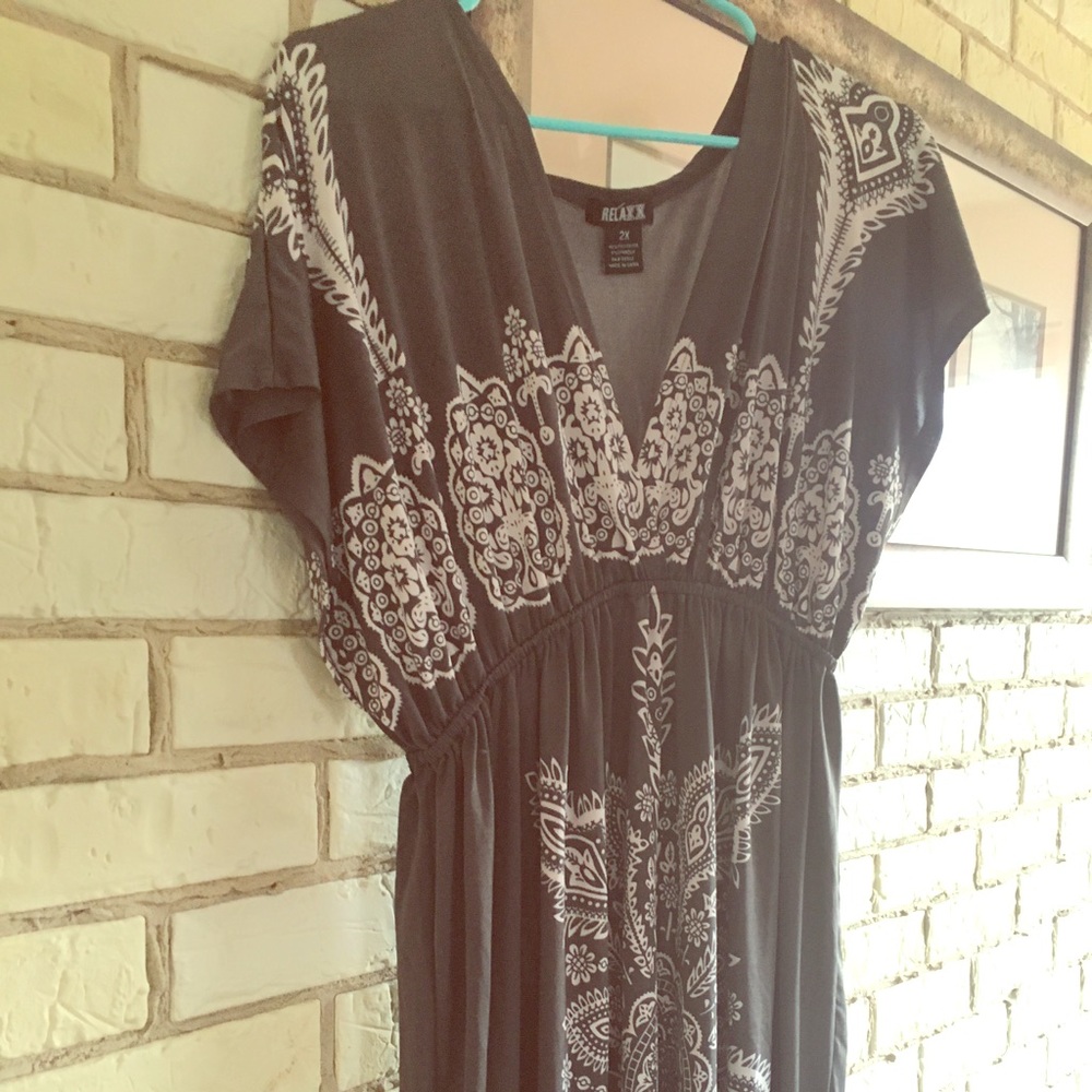 Relaxx 2X Gray and White Dress